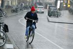 Amsterdam 19 januari 2022
Youp v t Hek arriveert op zijn fiets bij de kleine komedie. Kleine komedie doet dienst als kapsalon.