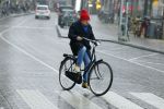 Amsterdam 19 januari 2022
Youp v t Hek arriveert op zijn fiets bij de kleine komedie. Kleine komedie doet dienst als kapsalon.