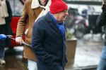 Amsterdam 19 januari 2022
Youp v t Hek arriveert op zijn fiets bij de kleine komedie. Kleine komedie doet dienst als kapsalon.
