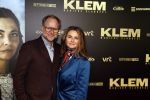 Amsterdam 30 januari 2023
Premiere Klem in Tuschinski met in de hoofdrollen Georgina Verbaan Barry Atsma Jacob Derwig Claudia Vismara Antonio Rampino Zoe Cusell Yenthe Bos en Marie  Mae v Zuilen. Ad Knippels en zijn partner