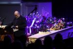 Amsterdam 4 februari 2023
Herdenkingsdienst/Begrafenis Heddy Lester.
Bert Simhoffer kwam met zijn vrouw