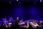 Amsterdam 4 februari 2023
Herdenkingsdienst/Begrafenis Heddy Lester.
Bert Simhoffer kwam met zijn vrouw
