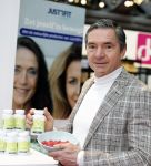 Amsterdam 18 februari 2023
Hein Vegeer en zijn dochter staan met div produkten op de huishoudbeurs (JustBfit Sport)