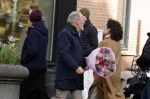 Amsterdam 11 februari 2023
Henk de Vries koopt bloemen bij Menno Kroon  in Amsterdam Zuid