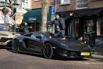 Amsterdam 10 februari 2023
Mobicepp en Joey Bravo in hun Lamborghini's in Amsterdam zuid.