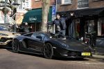 Amsterdam 10 februari 2023
Mobicepp en Joey Bravo in hun Lamborghini's in Amsterdam zuid.