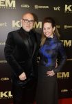 Amsterdam 30 januari 2023
Premiere Klem in Tuschinski met in de hoofdrollen Georgina Verbaan Barry Atsma Jacob Derwig Claudia Vismara Antonio Rampino Zoe Cusell Yenthe Bos en Marie  Mae v Zuilen. Loek Peters met zijn partner Ilse Heus
