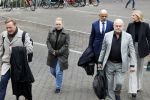 Utrecht 9 februari 2023
Kort geding Roxeanne Hazes vs. Rachel Hazes.  Roxeanne Hazes haar advocaat Maarten Kox (l) komt aan bij de rechtbank in Utrecht. Naast hem loopt ex advocaat Mr Tomlow en erachter Marieke v Beek en Robert Arjan Israel met vriendin