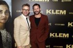 Amsterdam 30 januari 2023
Premiere Klem in Tuschinski met in de hoofdrollen Georgina Verbaan Barry Atsma Jacob Derwig Claudia Vismara Antonio Rampino Zoe Cusell Yenthe Bos en Marie  Mae v Zuilen. Patrick Martens met zijn vriend