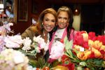 Amsterdam 3 februari 2023
Patty Brard verkoopt vrijwillig haar inboeder bij Decor Amsterdam. Ook sochter Priscilla Nasi en haar Man Antoine zijn aanwezig.