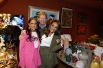 Amsterdam 3 februari 2023
Patty Brard verkoopt vrijwillig haar inboeder bij Decor Amsterdam. Ook sochter Priscilla Nasi en haar Man Antoine zijn aanwezig.