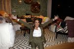 Amsterdam 3 februari 2023
Patty Brard verkoopt vrijwillig haar inboeder bij Decor Amsterdam. Ook sochter Priscilla Nasi en haar Man Antoine zijn aanwezig.