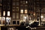 Amsterdam 12 februari 2023
Huis Prinses Amalia op de gracht in Amsterdam . De Blauwe bus staat er al vanaf kerst 2022.