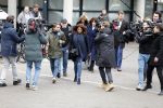 Utrecht 9 februari 2023
Kort geding Roxeanne Hazes vs. Rachel Hazes.  Roxeanne Hazes haar advocaat Maarten Kox (l) komt aan bij de rechtbank in Utrecht. Naast hem loopt ex advocaat Mr Tomlow en erachter Marieke v Beek en Robert Arjan Israel met vriendin