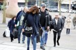 Utrecht 9 februari 2023
Kort geding Roxeanne Hazes vs. Rachel Hazes.  Roxeanne Hazes haar advocaat Maarten Kox (l) komt aan bij de rechtbank in Utrecht. Naast hem loopt ex advocaat Mr Tomlow en erachter Marieke v Beek en Robert Arjan Israel met vriendin