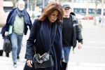 Utrecht 9 februari 2023
Kort geding Roxeanne Hazes vs. Rachel Hazes.  Roxeanne Hazes haar advocaat Maarten Kox (l) komt aan bij de rechtbank in Utrecht. Naast hem loopt ex advocaat Mr Tomlow en erachter Marieke v Beek en Robert Arjan Israel met vriendin