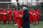 Amsterdam 28 januari 2023
Rene Froger sponsort met de toppers het voetbal elftal waar oa zijn zoons Danny en Maxim . Ook Danilo Kuipers speelt in dit elftal.