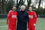 Amsterdam 28 januari 2023
Rene Froger sponsort met de toppers het voetbal elftal waar oa zijn zoons Danny en Maxim . Ook Danilo Kuipers speelt in dit elftal.