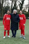 Amsterdam 28 januari 2023
Rene Froger sponsort met de toppers het voetbal elftal waar oa zijn zoons Danny en Maxim . Ook Danilo Kuipers speelt in dit elftal.