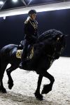 Amsterdam 28 januari 2023
Samantha Steenwijk rijdt op haar paard een kuhr terwijl ze zingt tijdens Jumping Amsterdam in de RAI.