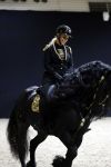 Amsterdam 28 januari 2023
Samantha Steenwijk rijdt op haar paard een kuhr terwijl ze zingt tijdens Jumping Amsterdam in de RAI.