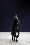 Amsterdam 28 januari 2023
Samantha Steenwijk rijdt op haar paard een kuhr terwijl ze zingt tijdens Jumping Amsterdam in de RAI.