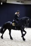 Amsterdam 28 januari 2023
Samantha Steenwijk rijdt op haar paard een kuhr terwijl ze zingt tijdens Jumping Amsterdam in de RAI.