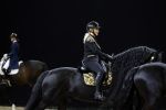 Amsterdam 28 januari 2023
Samantha Steenwijk rijdt op haar paard een kuhr terwijl ze zingt tijdens Jumping Amsterdam in de RAI.