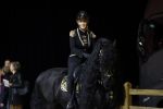 Amsterdam 28 januari 2023
Samantha Steenwijk rijdt op haar paard een kuhr terwijl ze zingt tijdens Jumping Amsterdam in de RAI.