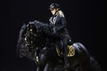 Amsterdam 28 januari 2023
Samantha Steenwijk rijdt op haar paard een kuhr terwijl ze zingt tijdens Jumping Amsterdam in de RAI.