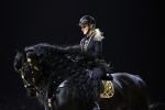 Amsterdam 28 januari 2023
Samantha Steenwijk rijdt op haar paard een kuhr terwijl ze zingt tijdens Jumping Amsterdam in de RAI.