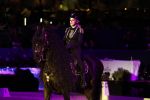 Amsterdam 28 januari 2023
Samantha Steenwijk rijdt op haar paard een kuhr terwijl ze zingt tijdens Jumping Amsterdam in de RAI.