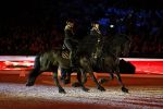 Amsterdam 28 januari 2023
Samantha Steenwijk rijdt op haar paard een kuhr terwijl ze zingt tijdens Jumping Amsterdam in de RAI.