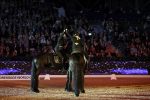 Amsterdam 28 januari 2023
Samantha Steenwijk rijdt op haar paard een kuhr terwijl ze zingt tijdens Jumping Amsterdam in de RAI.