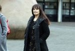 Utrecht 9 februari 2023
Kort geding Roxeanne Hazes vs. Rachel Hazes.  Roxeanne Hazes haar advocaat Maarten Kox (l) komt aan bij de rechtbank in Utrecht. Naast hem loopt ex advocaat Mr Tomlow en erachter Marieke v Beek en Robert Arjan Israel met vriendin