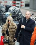 Amsterdam 11 januari 2024
Eugene v Duin arriveert bij de rechtbank van Amsterdam met zijn vrouw en advocaat .
