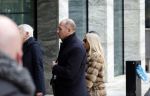 Amsterdam 11 januari 2024
Eugene v Duin arriveert bij de rechtbank van Amsterdam met zijn vrouw en advocaat .