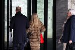 Amsterdam 11 januari 2024
Eugene v Duin arriveert bij de rechtbank van Amsterdam met zijn vrouw en advocaat .