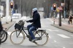 Amsterdam 11 januari 2024
Jacob Derwig op de fiets in Amsterdam centrum.