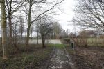 Lisse 6 januari 2023
Op deze locatie naast de Lissesche ijsbaan zou Maxime Meiland verkracht zijn . De speelrekken die daar stonden zijn onlangs weg gehaald . De gaten in de grond zitten er nog .