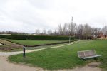 Lisse 6 januari 2023
Op deze locatie naast de Lissesche ijsbaan zou Maxime Meiland verkracht zijn . De speelrekken die daar stonden zijn onlangs weg gehaald . De gaten in de grond zitten er nog .