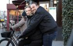 Amsterdam 9 januari 2024
Loiza lamers met partner op electrische van Moof fiets in Amsterdam.