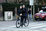 Amsterdam 9 januari 2024
Loiza lamers met partner op electrische van Moof fiets in Amsterdam.