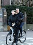 Amsterdam 9 januari 2024
Loiza lamers met partner op electrische van Moof fiets in Amsterdam.