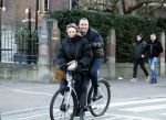 Amsterdam 9 januari 2024
Loiza lamers met partner op electrische van Moof fiets in Amsterdam.