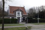 Noordwijkerhout 6 januari 2023
Het huis van Maxime Meiland en haar man Leroy staat te koop . Het huis van de buren staat ook te koop. Bij dezelfde makelaar.