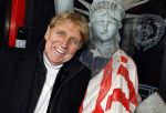 Hoek van Holland 2 januari 2025
De top 40 reikt prijzen uit aan ded Nederlandse Arteisten die in 1 jaar het langste op nummer 1 hebben gestaan .
Onder andere aanwezig Piet Veerman Erik de Zwart Corry Konings George Baker Jacques Herb Ben Cramer ea
Het geestje was in het Art Museum.