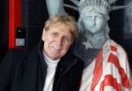 Hoek van Holland 2 januari 2025
De top 40 reikt prijzen uit aan ded Nederlandse Arteisten die in 1 jaar het langste op nummer 1 hebben gestaan .
Onder andere aanwezig Piet Veerman Erik de Zwart Corry Konings George Baker Jacques Herb Ben Cramer ea
Het geestje was in het Art Museum.