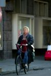 Amsterdam 28 november 2003
Judith Bosch boodschappen doen op fiets