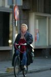 Amsterdam 28 november 2003
Judith Bosch boodschappen doen op fiets